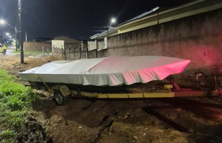 POLÍCIA MILITAR RECUPERA BARCO FURTADO