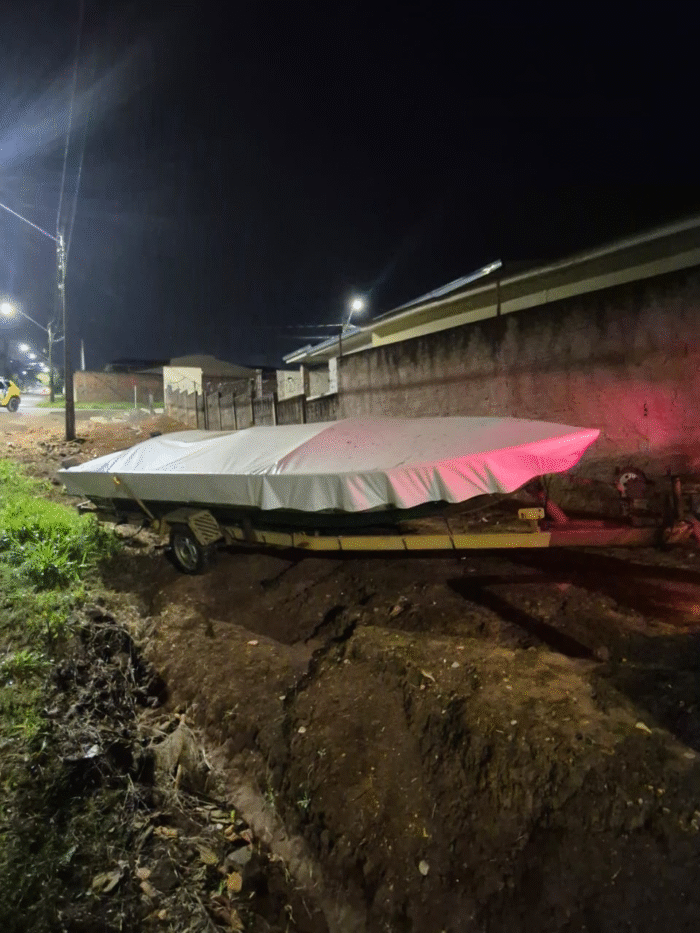 POLÍCIA MILITAR RECUPERA BARCO FURTADO