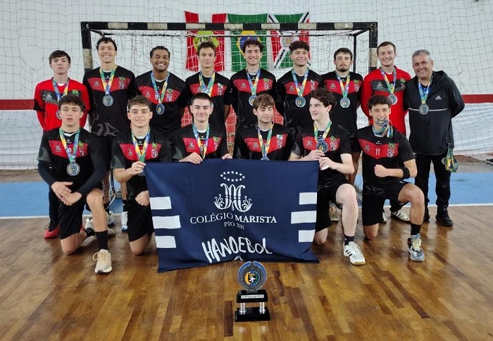 MARISTA PIO XII/CRESOL COMEMORA O VICE-CAMPEONATO SUL-BRASILEIRO DE HANDEBOL