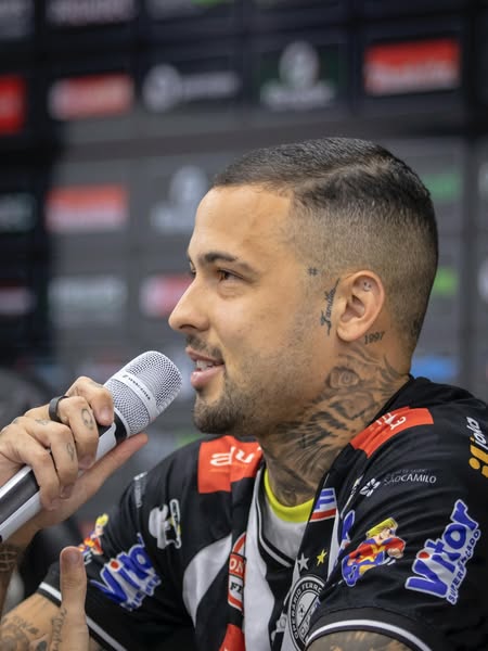 OPERÁRIO APRESENTA THIAGUINHO E TRABALHA PARA ENFRENTAR O REMO