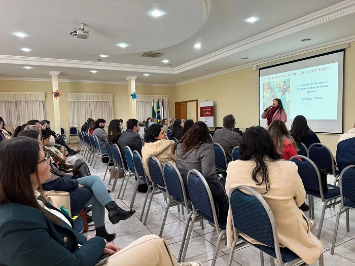 SEMINÁRIO DISCUTIU A ERRADICAÇÃO DO TRABALHO INFANTIL NOS CAMPOS GERAIS