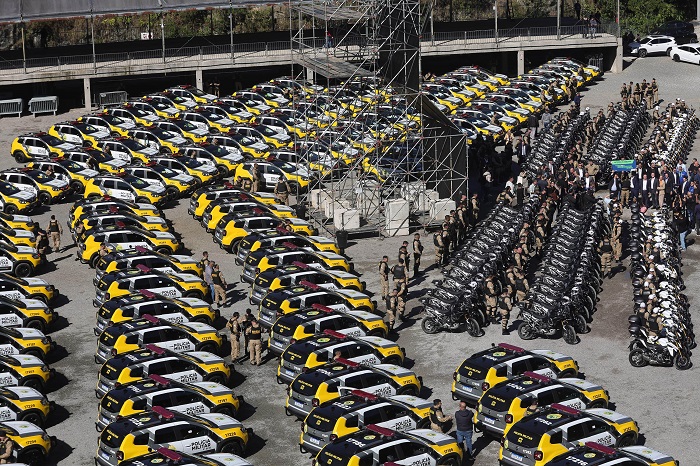 GOVERNADOR ENTREGA 222 AUTOMÓVEIS E 209 MOTOS PARA A POLÍCIA MILITAR DO PR