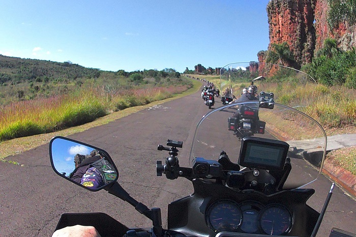 300 MOTOCICLISTAS PARTICIPAM DE ENCONTRO NACIONAL E VISITAM VILA VELHA E BURACO DO PADRE