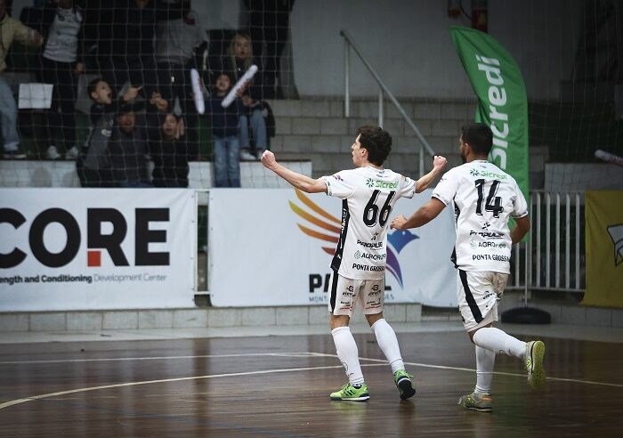 CONTORNO FUTSAL DEFENDE A INVENCIBILIDADE FORA DE CASA EM CAMPO MOURÃO