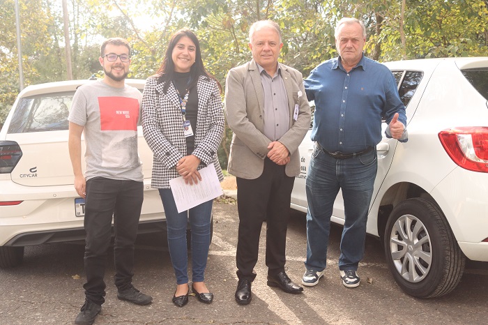 SANTA CASA RECEBE AUTOMÓVEL DOADO PELA CÂMARA MUNICIPAL