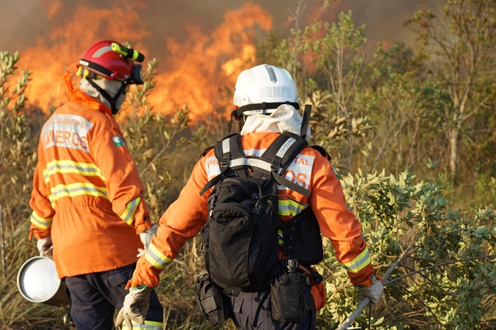 RISCO DE INCÊNDIOS CAUSADOS POR BALÕES AUMENTA NOS DIAS SECOS E DE SOL