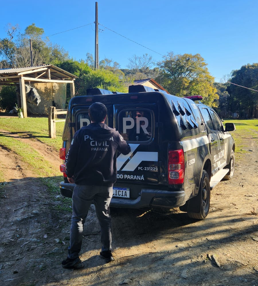 POLÍCIA CIVIL PRENDE EM FLAGRANTE UM HOMEM DE 35 ANOS E UMA MULHER DE 48 ANOS POR SEREM SUSPEITOS DE ESTUPRO DE VULNERÁVEL