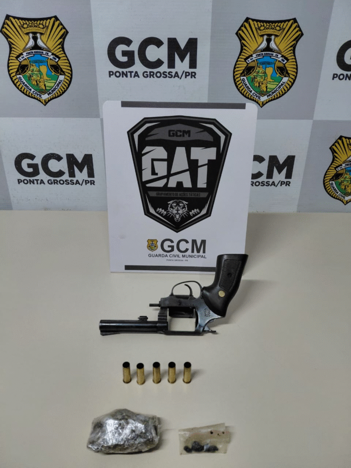 TIRO ATINGE APARTAMENTO NO CENTRO — HOMEM É PRESO COM ARMA E DROGAS APÓS CONFUSÃO EM VIA PÚBLICA