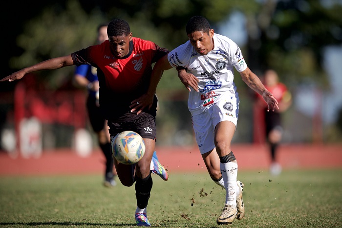 OPERÁRIO PERDE PARA O ATHLETICO E ESTÁ FORA DA FINAL DO PARANAENSE SUB-20