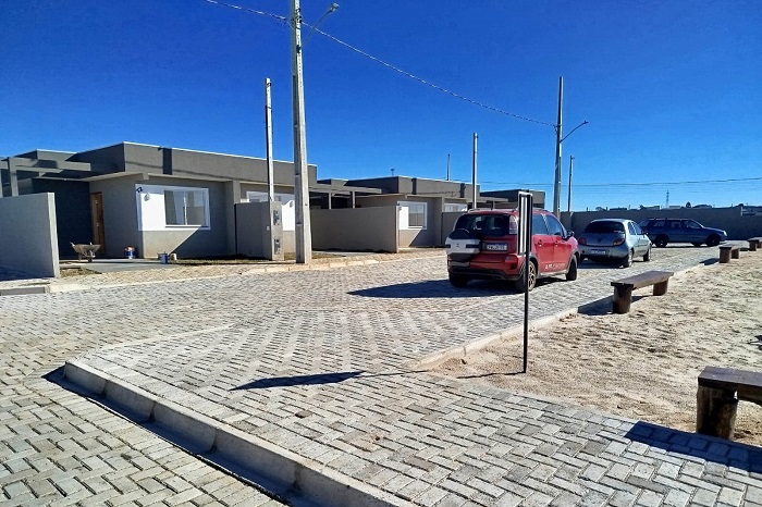 40 FAMÍLIAS PONTA-GROSSENSES RECEBEM AS CHAVES DA CASA NOVA NO ‘TREVISO 3’