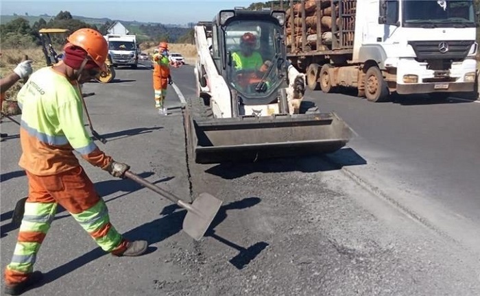 PRVIAS REALIZA SERVIÇOS DE REPAROS E RECOMPOSIÇÃO DO ASFALTO EM 23 FRENTES