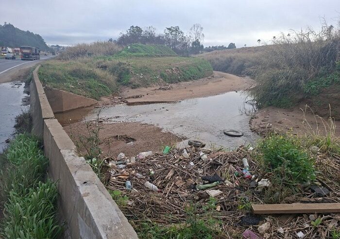 PNEUS RETIRADOS DO RIO RONDA PELA PRVIAS ENCHEM DOIS CAMINHÕES