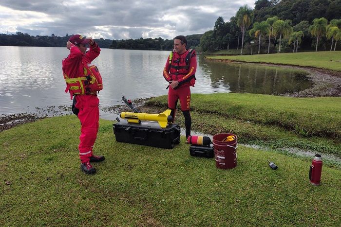 BOMBEIROS DO PARANÁ CONTAM COM SONAR PARA BUSCAS SUBAQUÁTICAS