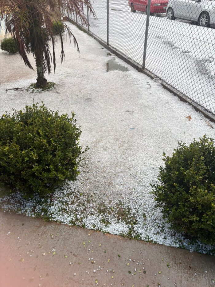 CHUVA DE GRANIZO ATINGIU CASTRO NESTA TERÇA-FEIRA