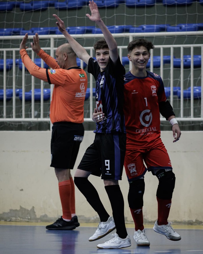 ACGF/GERENCIAL VENCE O AMOV FOZ E HOJE ENFRENTA MEDIANEIRA E ATHLETA NO SUB-14