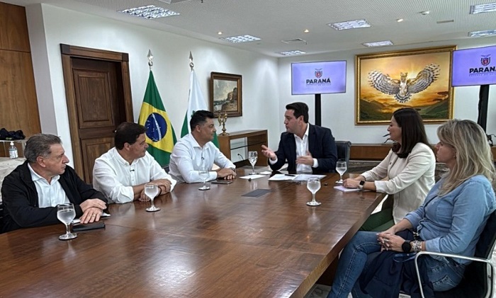 INVESTIMENTO DE R$ 100 MILHÕES EM ASFALTO  PARA PG É COMEMORADO PELOS DEPUTADOS RANGEL E MABEL