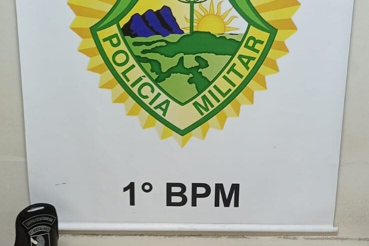 POLÍCIA APREENDE GRANDE QUANTIDADE DE DROGAS COM TRAFICANTE NO BAIRRO NEVES