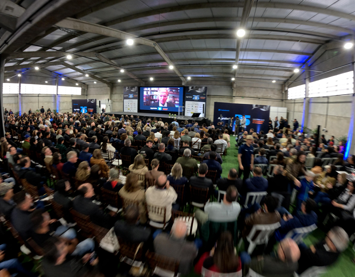 PALESTRA DE PAULO GUEDES ENCERRA A AGROLEITE 2025 COM RECORDE DE PÚBLICO