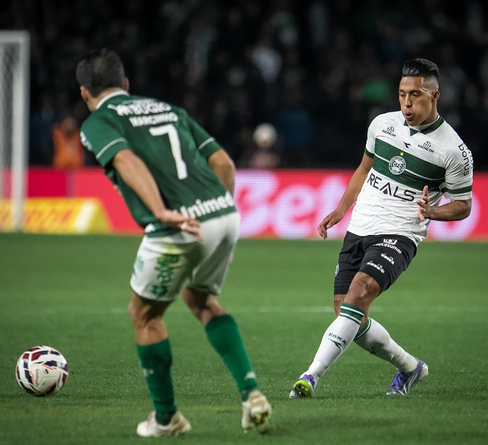 CORITIBA EMPATA COM A CHAPECOENSE E AGORA TORCE PELO OPERÁRIO EM GOIÁS
