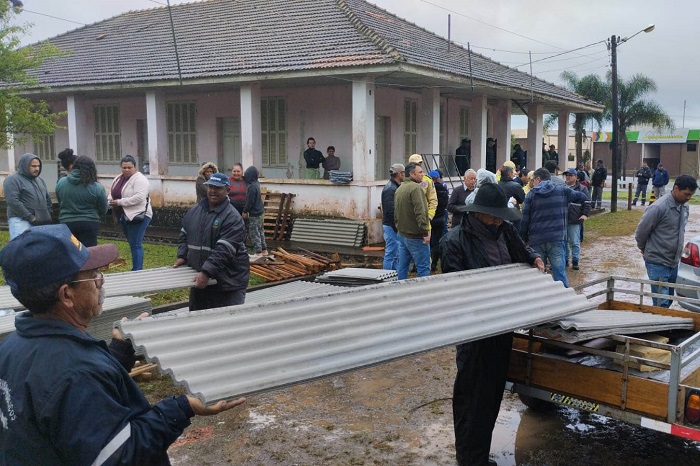 TEMPESTADE DE GRANIZO EM CASTRO CAUSOU DANOS EM PELO MENOS 600 CASAS