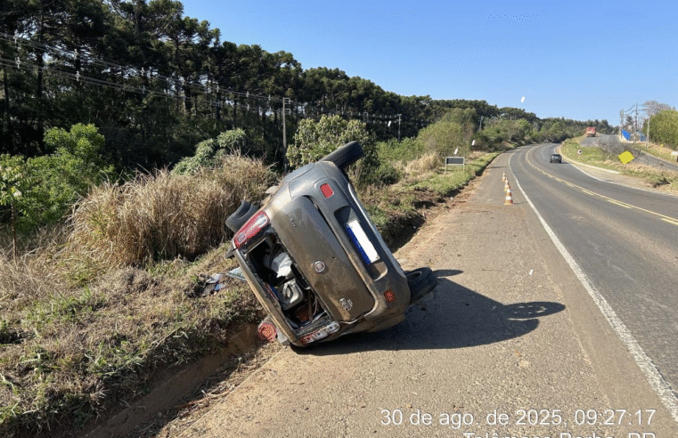 CARRO CAPOTA NA PR-160; CONDUTORA ESCAPA ILESA