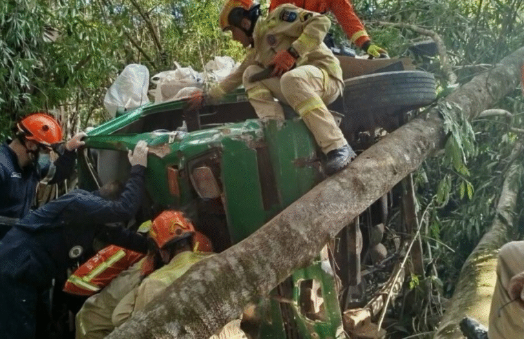 MORADORA DE CARAMBEÍ MORRE EM GRAVE ACIDENTE COM CAMINHÃO DE RECICLÁVEIS EM TIBAGI