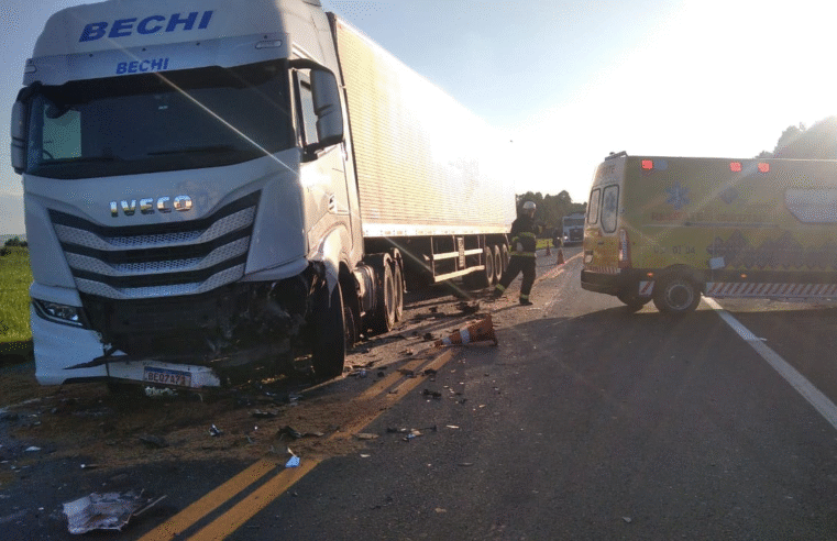 COLISÃO FRONTAL NA BR-373 MATA DOIS JOVENS