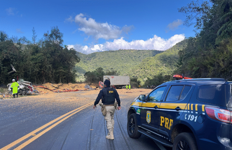COLISÃO MÚLTIPLA NA BR-277 MATA DOIS MOTORISTAS