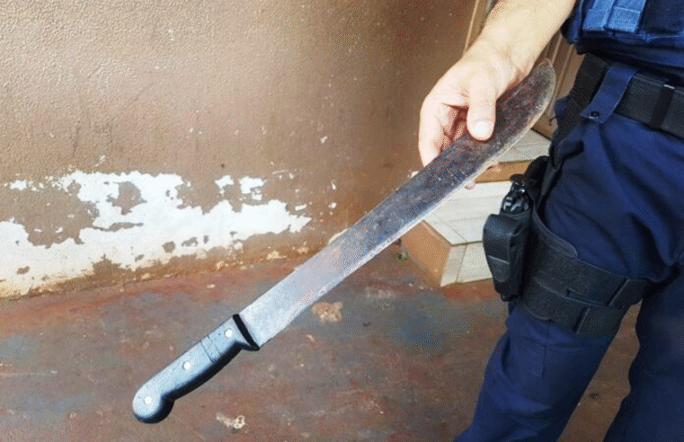 EXTORSÃO E AMEAÇAS COM FACÃO EM PLENA LUZ DO DIA EM OFICINAS