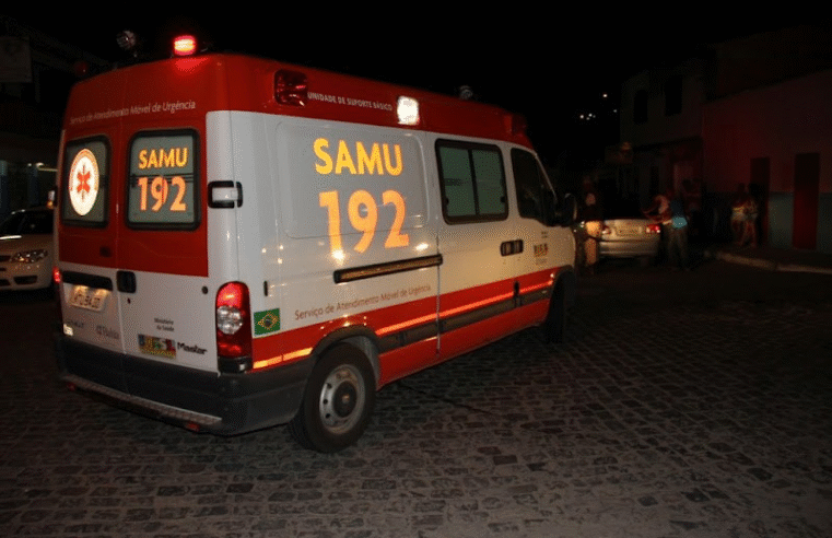 HOMEM FICA FERIDO COM GOLPE DE ARMA BRANCA; ESPOSA É DETIDA