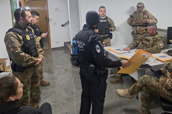 4 PESSOAS SÃO PRESAS E R$ 3 MILHÕES RECUPERADOS EM OPERAÇÃO CONTRA O TRÁFICO