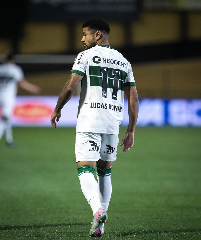 GOLS DE RONIER GARANTEM VITÓRIA E LIDERANÇA DO CORITIBA NA SÉRIE ‘B’
