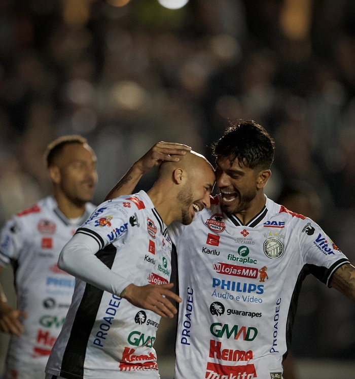 OPERÁRIO ‘ASSUSTA’ O CORITIBA COM GOL AOS 52 SEGUNDOS DE BOLA ROLANDO