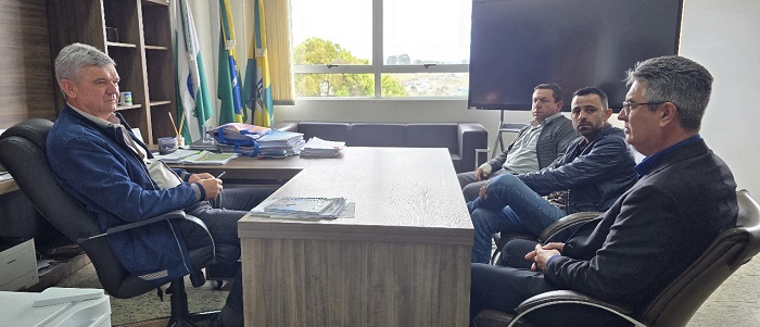 EM VISITA À CÂMARA DE JAGUARIAÍVA JULIO KÜLLER REFORÇA A INTEGRAÇÃO REGIONAL