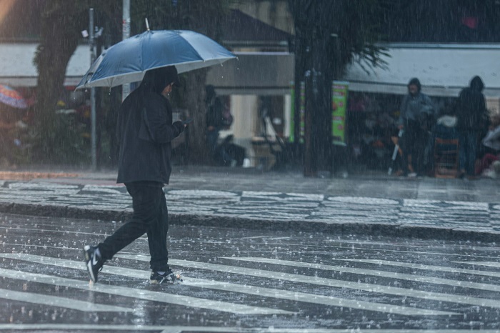PARANÁ TEM PREVISÃO DE CHUVA ENTRE A TARDE E A NOITE DESTA SEGUNDA-FEIRA