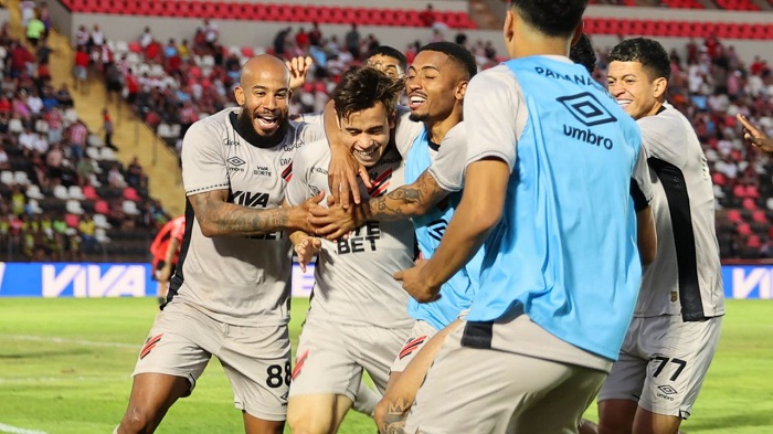 ATHLETICO VENCE O BOTAFOGO E ENTRA NA DISPUTA PELO G4 DA SÉRIE ‘B’