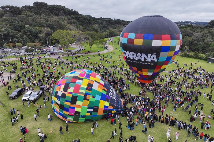SHOW DE BALÕES FOI ‘APERITIVO’ PARA O FESTIVAL DA PRIMAVERA NOS CAMPOS GERAIS
