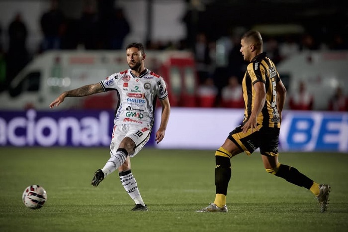 OPERÁRIO VENCE AMAZONAS DE VIRADA COM GOLS DE MIRANDA E GABRIEL BOSCHILIA
