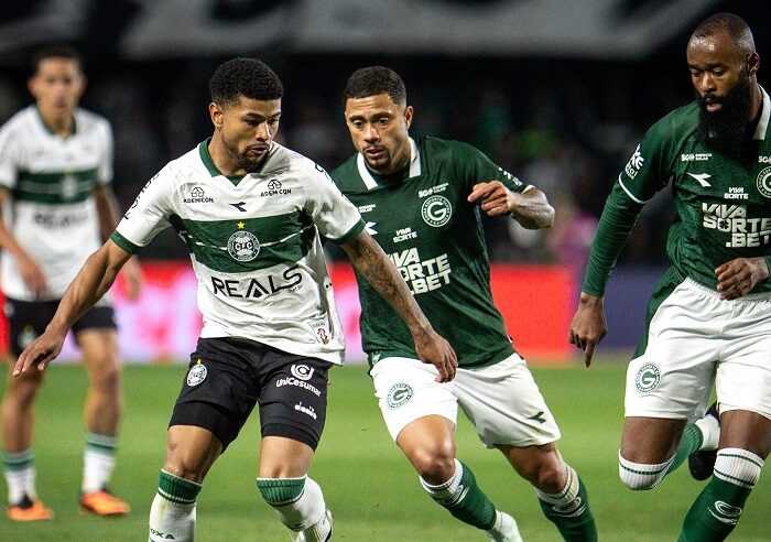 CORITIBA NÃO CONSEGUE SUPERAR A RETRANCA DO GOIÁS MAS SEGUE LÍDER