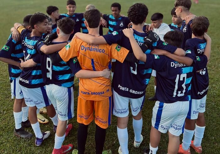 COLÉGIO DYNÂMICO ABRE A MACRORREGIONAL COM GOLEADA DE 6X0 SOBRE TURVO
