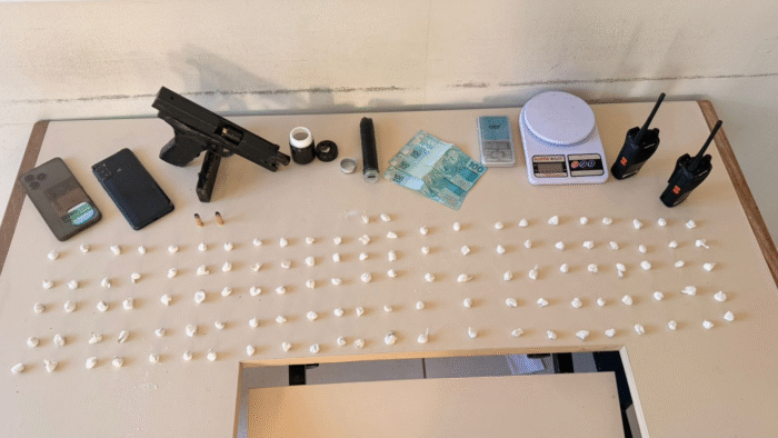 TRÁFICO DE DROGAS: TRÊS HOMENS PRESOS EM PONTA GROSSA COM ARMA, MUNIÇÕES E COCAÍNA