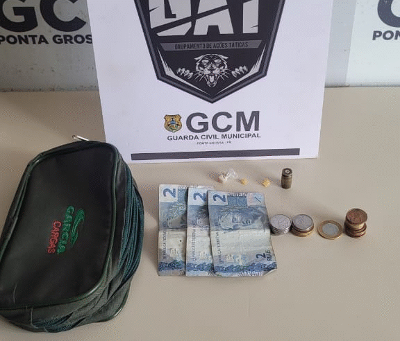 GCM PRENDE SUSPEITO DE TRÁFICO DE DROGAS NA PRAÇA JOÃO PESSOA