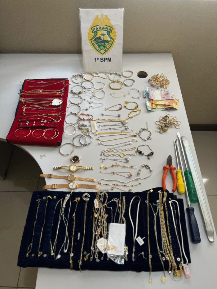 POLÍCIA MILITAR RECUPERA JÓIAS FURTADAS
