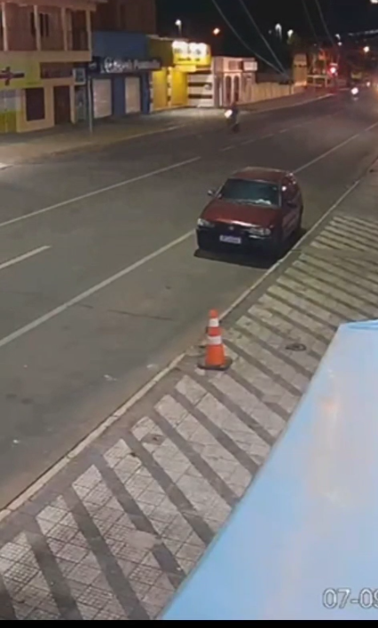 PCPR PRENDE HOMEM DE 23 ANOS POR PARTICIPAR DE RACHA E EMPINAR MOTO NO CENTRO( VÍDEO)