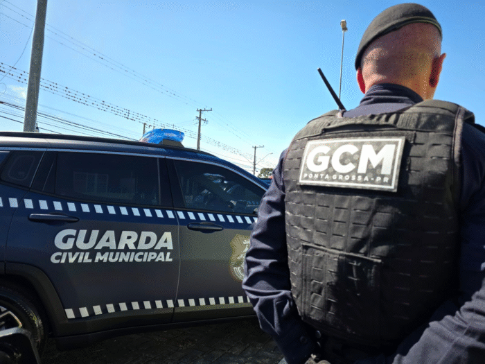 GCM PRENDE HOMEM POR AMEAÇA À ESPOSA EM MERCADO NO BAIRRO CARÁ-CARÁ