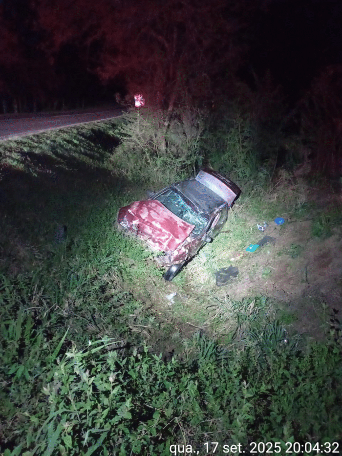 ABALROAMENTO TRANSVERSAL DEIXA FERIDOS NA PR-438