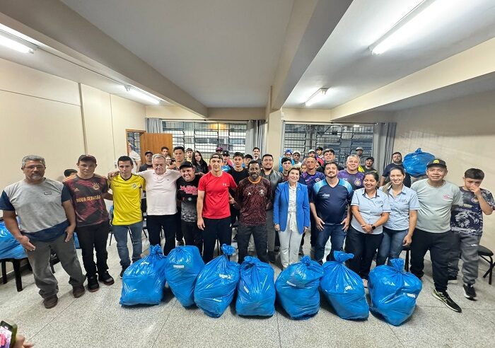 PROJETOS SOCIAIS RECEBEM MATERIAIS ESPORTIVOS DA PREFEITURA