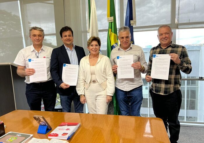 INDÚSTRIAS RECEBEM POSSE DEFINITIVA DE TERRENOS NO DISTRITO INDUSTRIAL