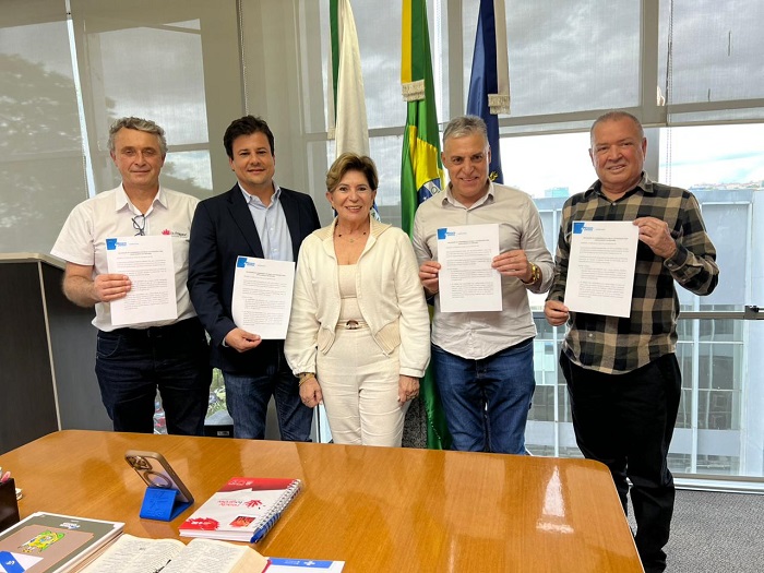 INDÚSTRIAS RECEBEM POSSE DEFINITIVA DE TERRENOS NO DISTRITO INDUSTRIAL