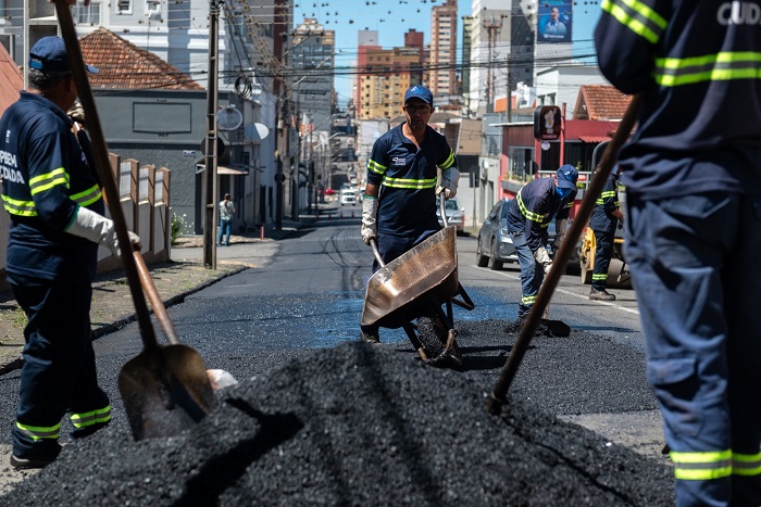 PREFEITURA REALIZA OBRAS DE REVITALIZAÇÃO NA RUA SETE DE SETEMBRO